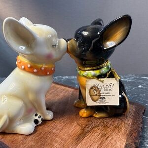 Vintage Chihuahua Kissing Figurines - Cream and Black